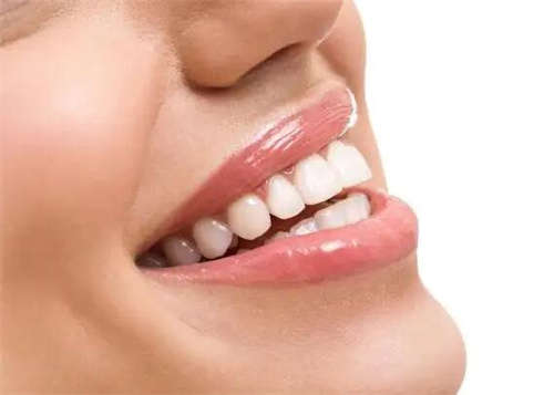 2024年昆明市牙齿美白整形医生哪家蕞好-昆明市牙齿美白比较好的正规整形医生有哪些_